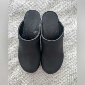 Sven Clogs Size 41